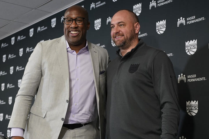 NBA: Ο GM των Σακραμέντο Κινγκς αναδείχθηκε κορυφαίο στέλεχος της χρονιάς