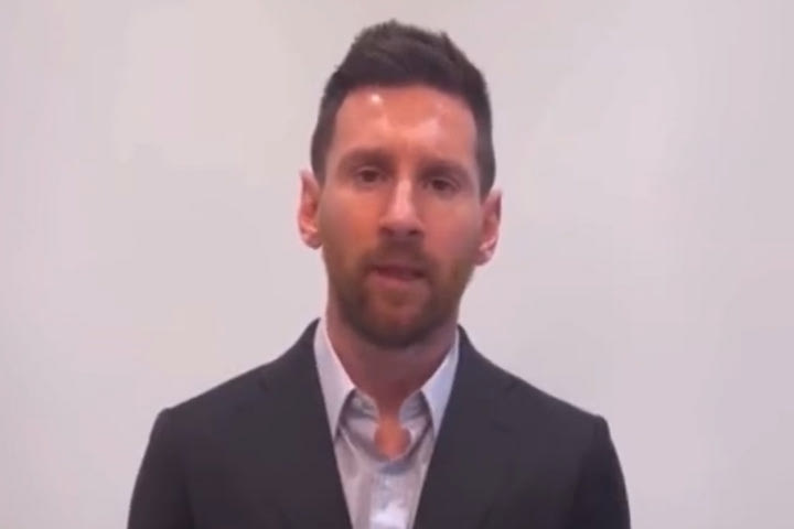 Απολογήθηκε ο Μέσι μέσω VIDEO: “Είχα οργανώσει το ταξίδι στην Αραβία, δεν μπορούσα να το ακυρώσω, περιμένω να δω τι θέλει να κάνει η Παρί μαζί μου”