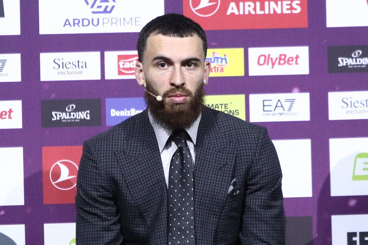 Final Four 2023, Τζέιμς: “Λένε ότι είναι δύσκολο να νικήσεις μία ομάδα 3 φορές, δεν υπάρχουν φαβορί σε τέτοιους αγώνες”