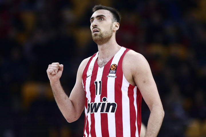 Πιο κοντά απ’ όσο ποτέ άλλοτε ο Μιλουτίνοβ στον Ολυμπιακό: Αυτά είναι τα δεδομένα για τον Σέρβο σέντερ