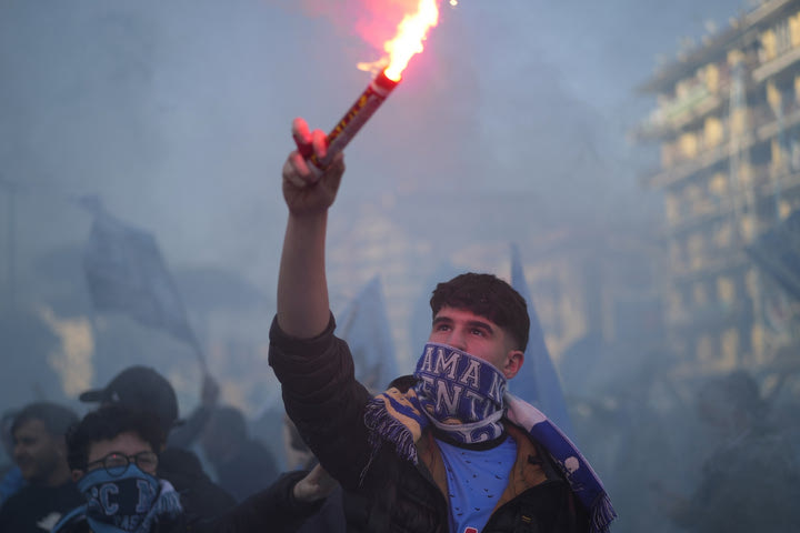 Νάπολι: Τα διθυραμβικά πρωτοσέλιδα των ιταλικών ΜΜΕ για την κατάκτηση του τίτλου από τους παρτενοπέι