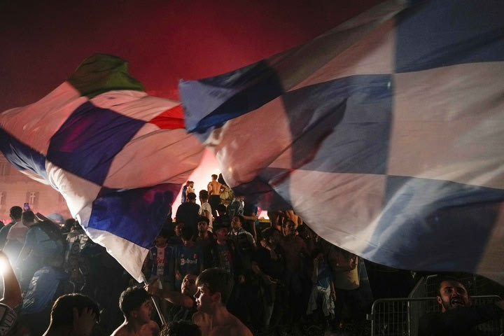 Νάπολι: Ένας νεκρός και αρκετοί τραυματίες, από πυροβολισμούς στους δρόμους στο πλαίσιο της φιέστας