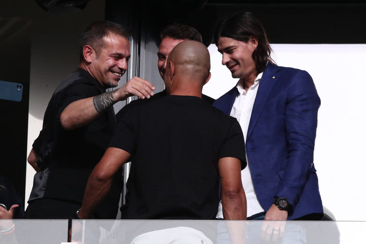 ΑΕΚ: Η αγκαλιά του Νικολαϊδη με Μπλάνκο, Σέζαρ και Μαντούκα στην OPAP Arena