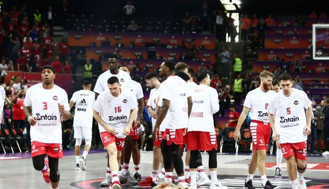 Χαμός στη Ζαλγκίριο Αρένα την ώρα που πάτησαν παρκέ οι παίκτες του Μπαρτζώκα