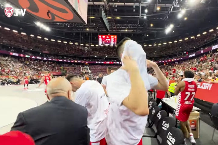 Ολυμπιακός: Το άγχος στον πάγκο, η καυτή ατμόσφαιρα και οι αντιδράσεις των αδελφών Αγγελόπουλων στον τελικό με την Ρεάλ