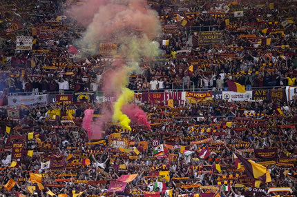 Σεβίλλη – Ρόμα: Εκπληκτική ατμόσφαιρα από τους φίλους των τζαλορόσι στις εξέδρες της “Πούσκας Αρένα”