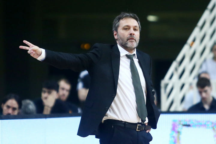 Σερέλης: “Στο ΣΕΦ δεν βάλαμε δύο ανοιχτά σουτ στο τέλος, απόψε βάλαμε πάνω σε άμυνα”