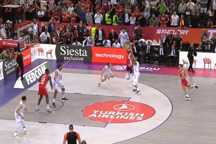 Final Four 2023, Ολυμπιακός – Ρεάλ: Το άστοχο σουτ του Σλούκα,  ο παγωμένος Μπαρτζώκας και το άδειο βλέμμα του Αγγελόπουλου