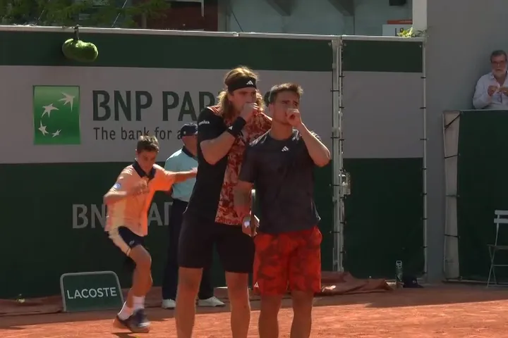 Roland Garros: Αποκλεισμός στα τρία σετ για Στέφανο και Πέτρο Τσιτσιπά