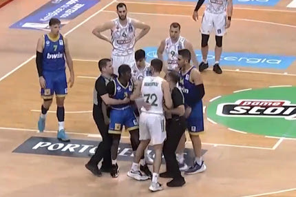 Παναθηναϊκός – Περιστέρι bwin: Ο Φρανσίσκο “αρπάχτηκε” με τον Μαντζούκα για ένα φάουλ