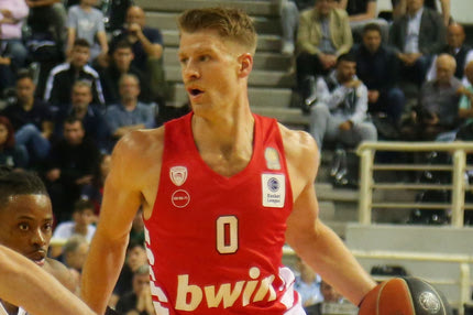 Ο Τόμας Γουόκαπ ξύρισε τη γενειάδα του και κράτησε το μουστάκι