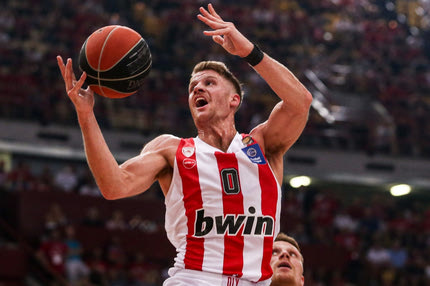 Ο Ολυμπιακός έβαλε το πρώτο… γκολ, ο Παναθηναϊκός πήρε τις εντυπώσεις