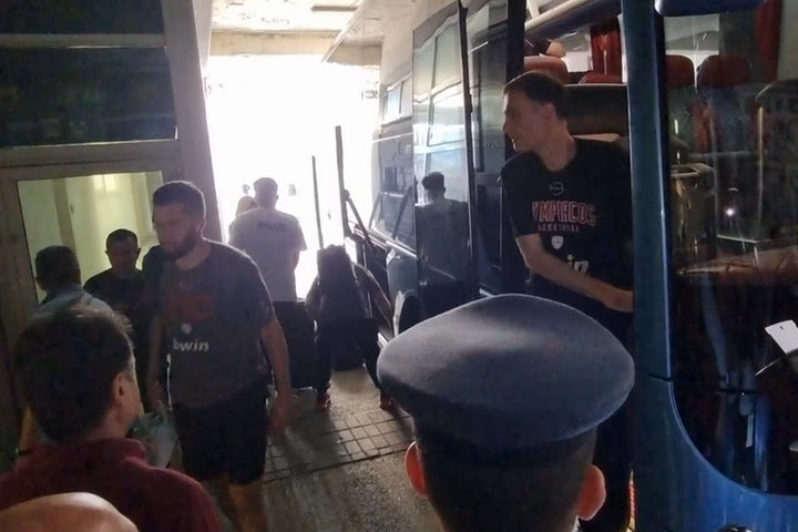 Παναθηναϊκός – Ολυμπιακός: Η άφιξη των ερυθρολεύκων στο ΟΑΚΑ για το Game 4