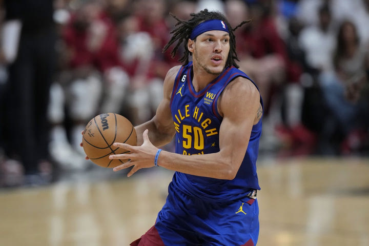 NBA: Ο Γκόρντον βγήκε ραντεβού με γυναίκα, που είχε αναζητήσει στο κινητό την αξία της περιουσίας του