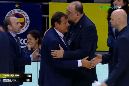 Φενέρμπαχτσε – Εφές: Αποδοκιμασίες για τον Αταμάν, αλλά και στήριξη από τον πάγκο των γηπεδούχων