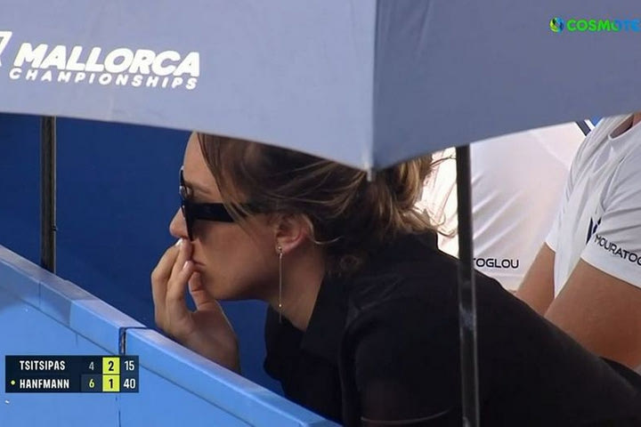 Τσιτσιπάς: Η Μπαντόσα παρακολούθησε την πρεμιέρα του Στέφανου