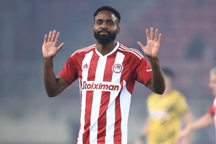 Ολυμπιακός: Με τις βαλίτσες στο χέρι ο Μπακαμπού, σε αναζήτηση φορ οι ερυθρόλευκοι