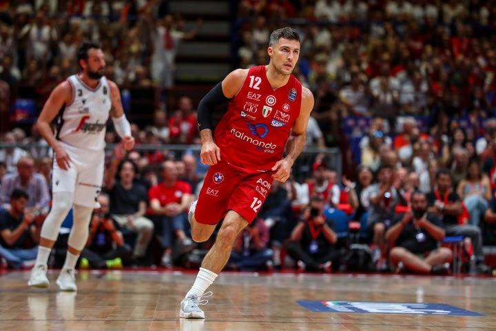 Η Αρμάνι Μιλάνο ευχαρίστησε τον Μπίλι Μπάρον που οδεύει στην Κίνα