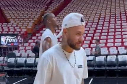 NBA FInals: Ο Νεϊμάρ δέχθηκε την πρόσκληση του Μπάτλερ, έκανε σουτ μαζί του και θα είναι στο Game 3