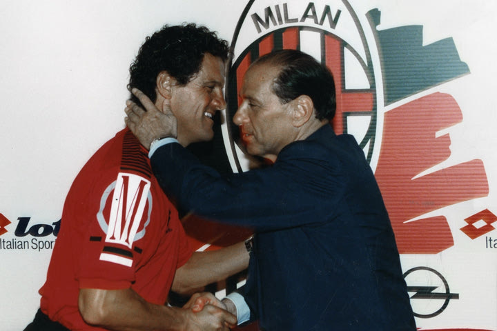 Καπέλο: “Ιδιοφυία ο Μπερλουσκόνι, θα τον συνέκρινα με τον Μέσι”