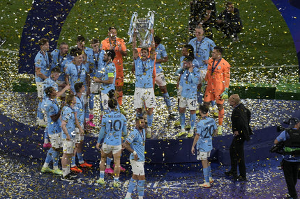 Μάντσεστερ Σίτι – Ίντερ: Οι παίκτες των πολιτών σήκωσαν το τρόπαιο στον ουρανό της Κωνσταντινούπολης