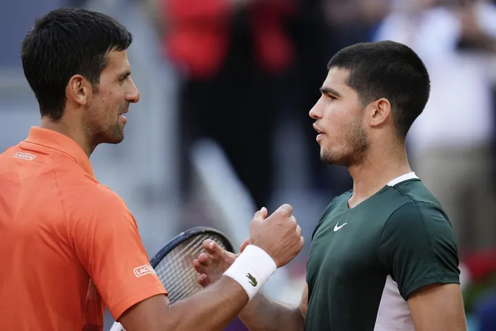 Αλκαράθ – Τζόκοβιτς: Η ώρα και το κανάλι του σπουδαίου ημιτελικού του Roland Garros