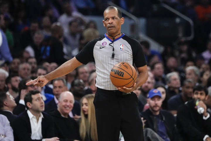 NBA: Εκτός τελικών ο διαιτητής που φέρεται να διατηρεί burner account στο Twitter