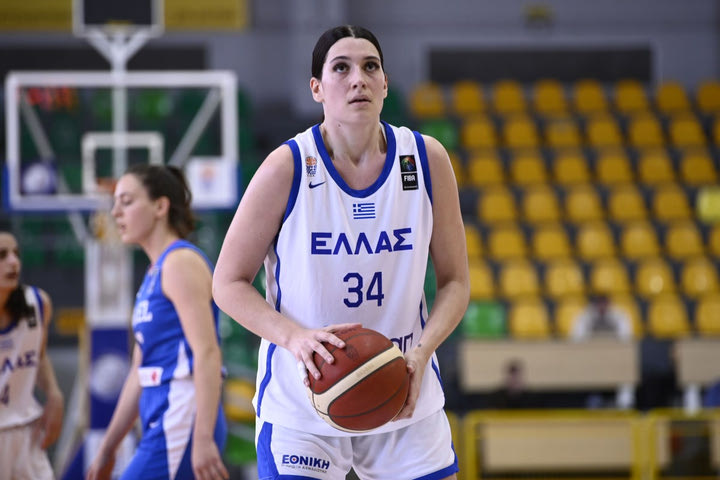 Η Εθνική Γυναικών αναχώρησε για Μπρνο με 13 παίκτριες ενόψει του ματς με την Τσεχία για τα προκριματικά του EuroBasket 2025