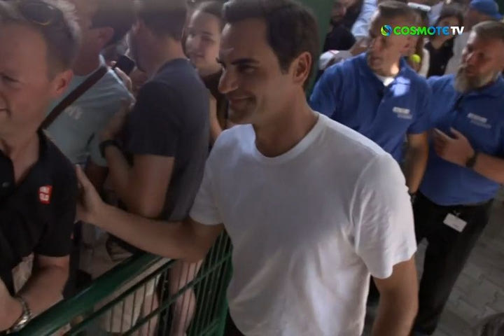 Ο Φέντερερ βραβεύτηκε στο Χάλε πριν από το παιχνίδι του Τσιτσιπά