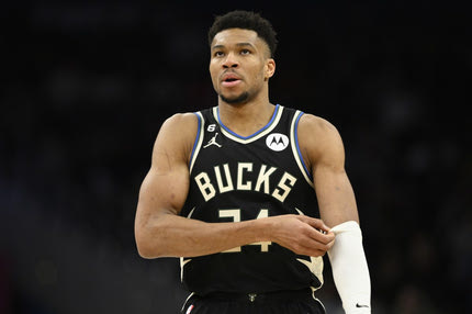 Γιάννης Αντετοκούνμπο: “Θέλω νέες αναμνήσεις, αν οι Μπακς είναι στην ίδια σελίδα, είναι σπουδαίο, αν όχι, θέλω να νικήσω”