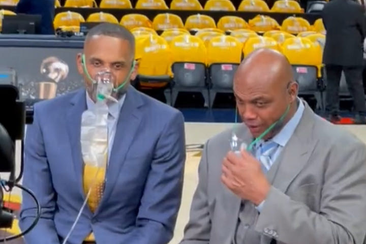 NBA: Τσαρλς Μπάρκλεϊ και Γκραντ Χιλ φορούσαν μάσκες οξυγόνου για να αντέξουν στο υψόμετρο του Ντένβερ