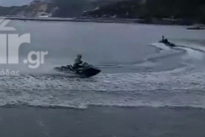 Jet ski βγήκε εκτός πορείας και έπεσε σε ξαπλώστρες στην παραλία της Κύμης, δύο τραυματίες