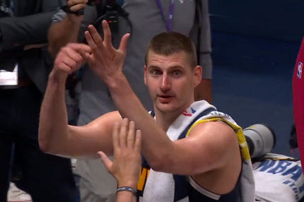 NBA: Ο Γιόκιτς δεν δείχνει το δαχτυλίδι πρωταθλητή μετά τα ματς, αλλά ένα… παιδικό τραγούδι