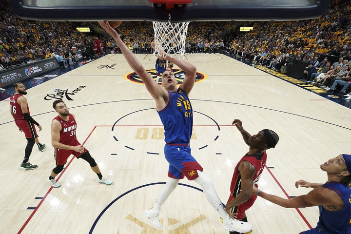 NBA, Γιόκιτς: Τα highlights από το triple-double του στο Game 1 των τελικών και τα ρεκόρ που έσπασε