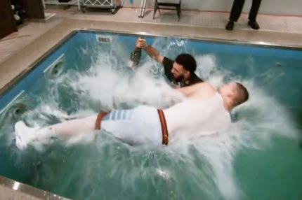 NBA Finals, Νάγκετς: Ο Γιόκιτς πέταξε τον Μάρι στην πισίνα στους πανηγυρισμούς για την κατάκτηση του πρωταθλήματος