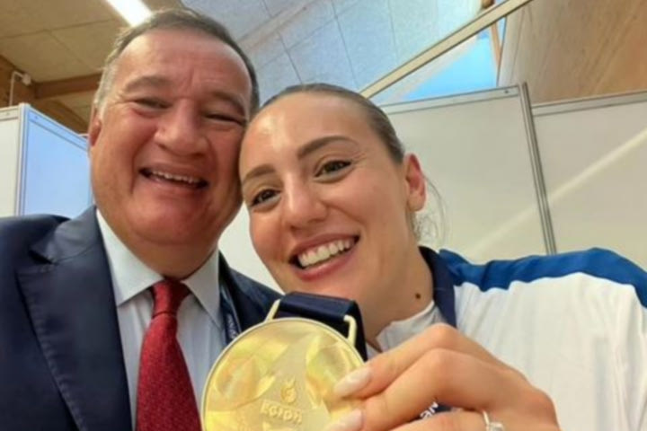 Κορακάκη: Η απονομή του χρυσού μεταλλίου στην Άννα