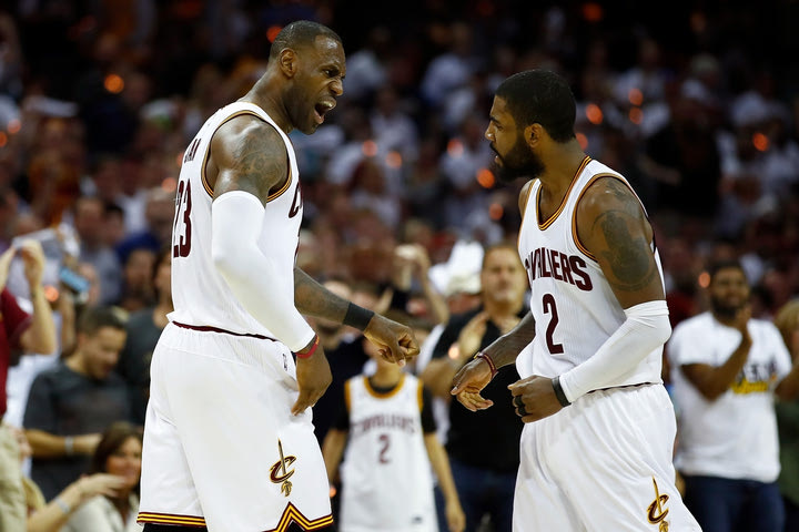 NBA: Ο Ίρβινγκ θέλει να πείσει τον ΛεΜπρόν να παίξουν μαζί στους Μάβερικς