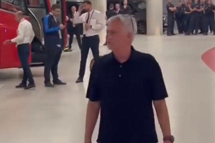 Έξαλλος ο Μουρίνιο τα χώνει στον διαιτητή: “Είσαι μία γαμ@@@ ντροπή”