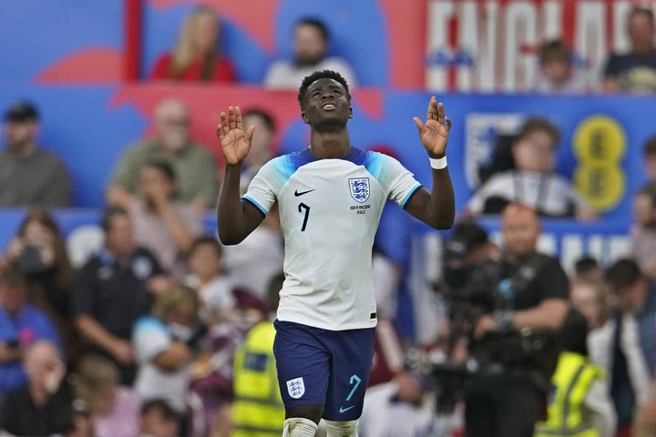 Προκριματικά Euro 2024: Σούπερ Σακά στην επτάρα της Αγγλίας, ασίστ ο Τσέριν και γκολ ο Σπόραρ για τη Σλοβενία