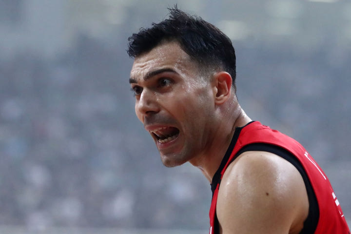 Παράγοντες της Παρτίζαν θεωρούν ότι ο Κώστας Σλούκας γυρίζει στη Φενέρμπαχτσε