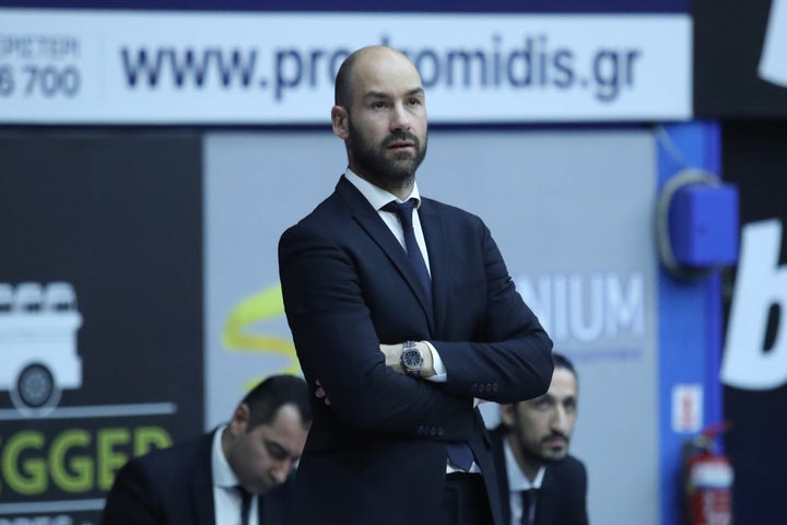 Σπανούλης: “Έδειξα στους παίκτες μου τα banner 3ης θέσης που υπάρχουν εδώ και 20 χρόνια”