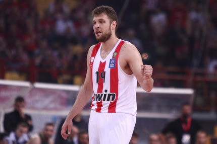 Ολυμπιακός: Ο Σάσα Βεζένκοβ είχε περισσότερους πόντους από όλο τον Παναθηναϊκό στην πρώτη περίοδο