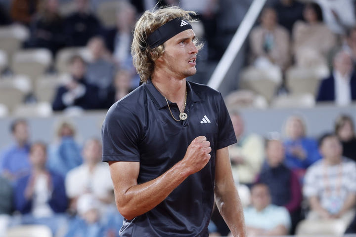 Roland Garros: Ζβέρεφ και Ρουντ πέρασαν στα ημιτελικά και θα παλέψουν για μια θέση στον τελικό