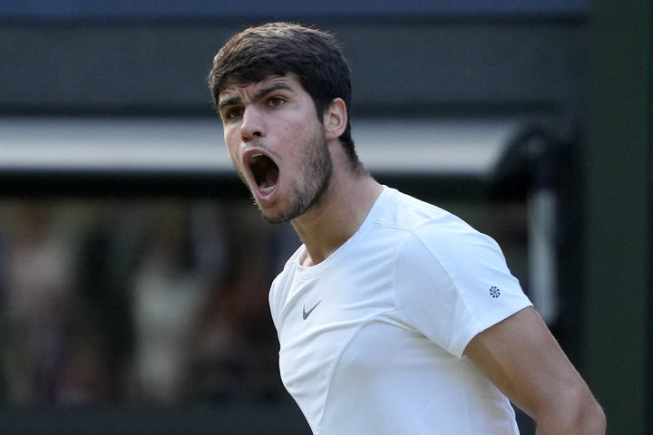 Wimbledon: Ο Αλκαράθ ισοπέδωσε τον Ρούνε και προκρίθηκε στα ημιτελικά