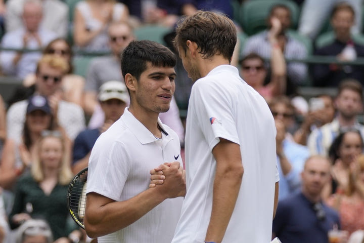 Wimbledon: Ματσάρα Αλκαράθ και Μεντβέντεφ στα ημιτελικά, η μέρα των αγώνων