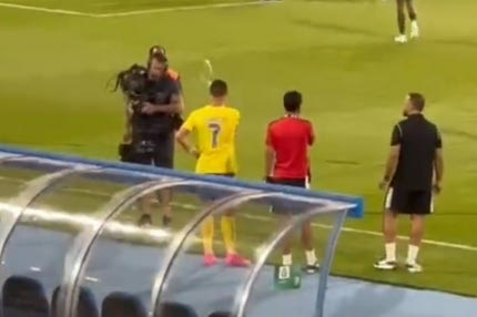 Ο Κριστιάνο Ρονάλντο έβρεξε κάμεραμαν με νερό και του ζήτησε να φύγει