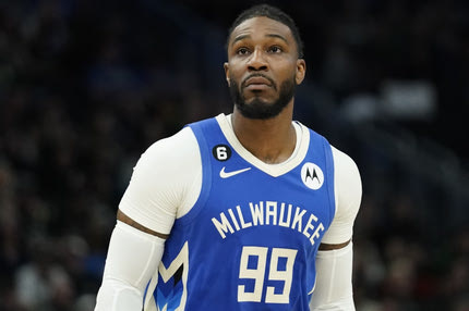 Ισχυρό πλήγμα με Κράουντερ στο Μιλγουόκι και ανάγκη για άμεσο μπάλωμα