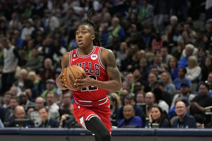 NBA: Στους Σικάγο Μπουλς για άλλα τρία χρόνια ο Ντοσούνμου