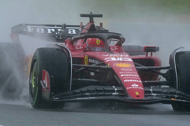 Formula 1, GP Βρετανίας: O Λεκλέρ ταχύτερος πριν από τη βροχή στις τρίτες δοκιμές του Σίλβερστοουν