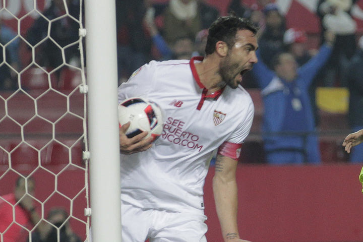 Ολυμπιακός: Ο Ιμπόρα και η οικογένειά του επισκέφθηκαν το ξενοδοχείο της Σεβίλλης στην Αθήνα